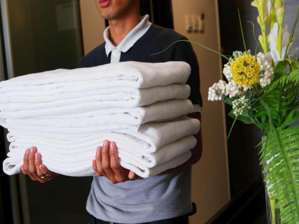 Grand Basko Hotel Padang  Bagian luar foto