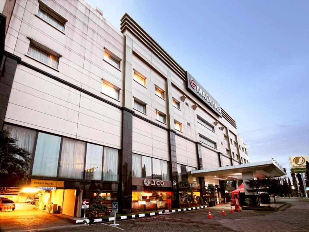 Grand Basko Hotel Padang  Bagian luar foto