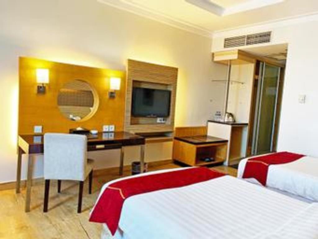 Grand Basko Hotel Padang  Bagian luar foto