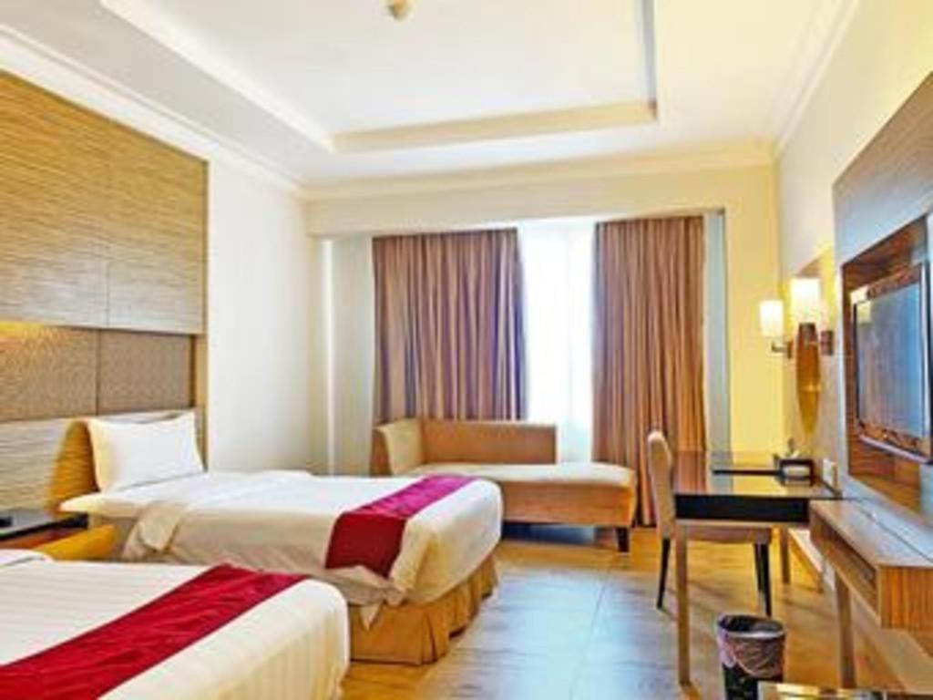 Grand Basko Hotel Padang  Bagian luar foto