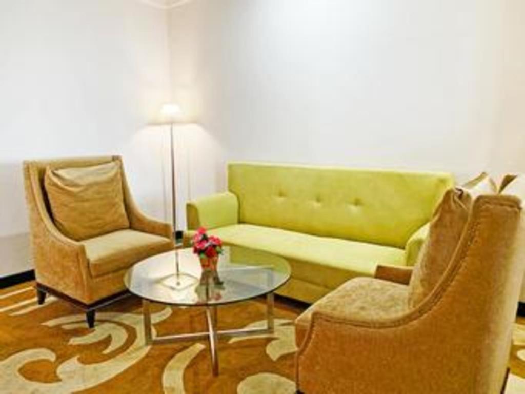 Grand Basko Hotel Padang  Bagian luar foto