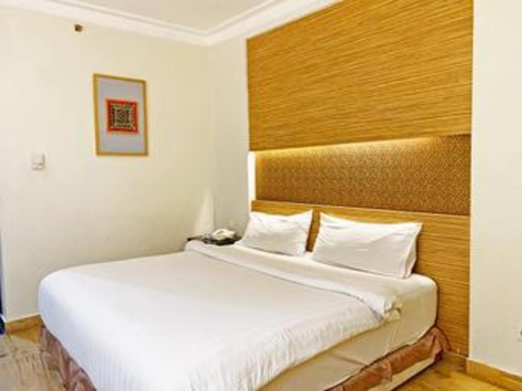 Grand Basko Hotel Padang  Bagian luar foto