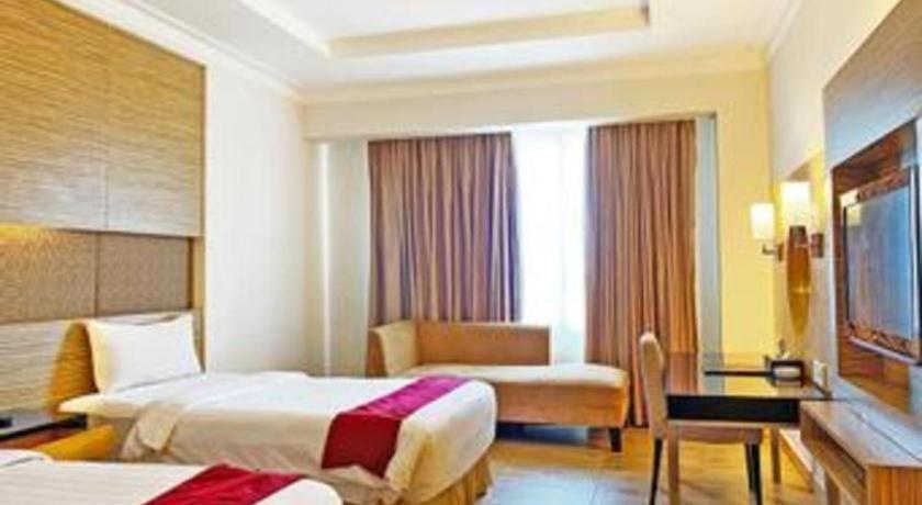 Grand Basko Hotel Padang  Bagian luar foto