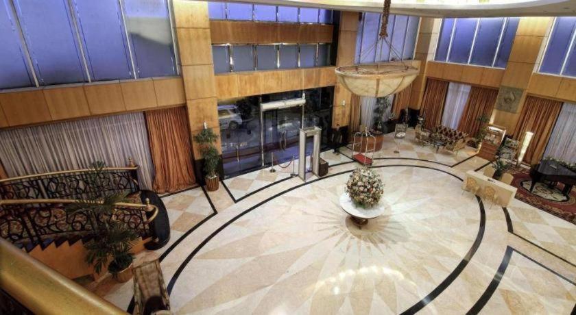 Grand Basko Hotel Padang  Bagian luar foto