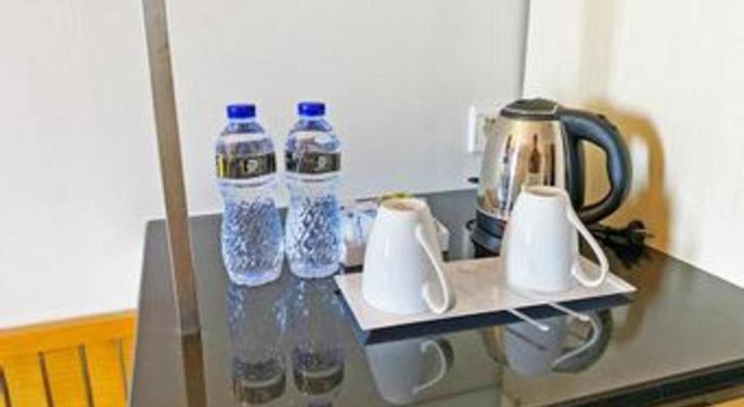 Grand Basko Hotel Padang  Bagian luar foto
