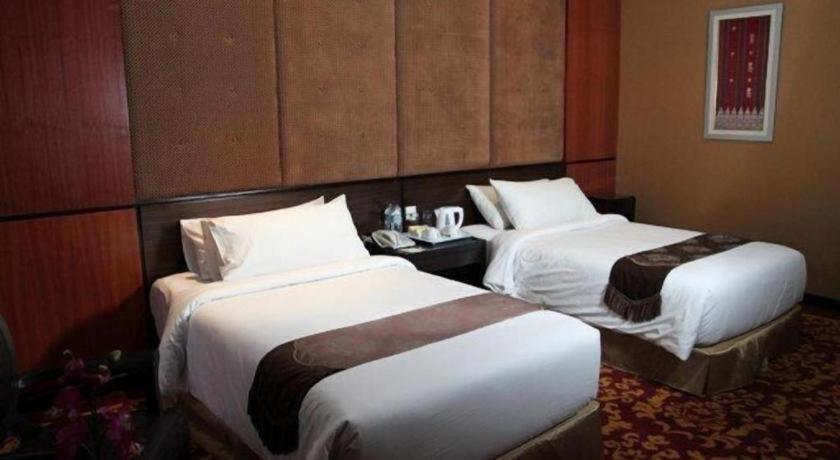 Grand Basko Hotel Padang  Bagian luar foto