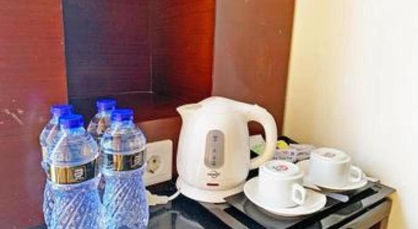 Grand Basko Hotel Padang  Bagian luar foto