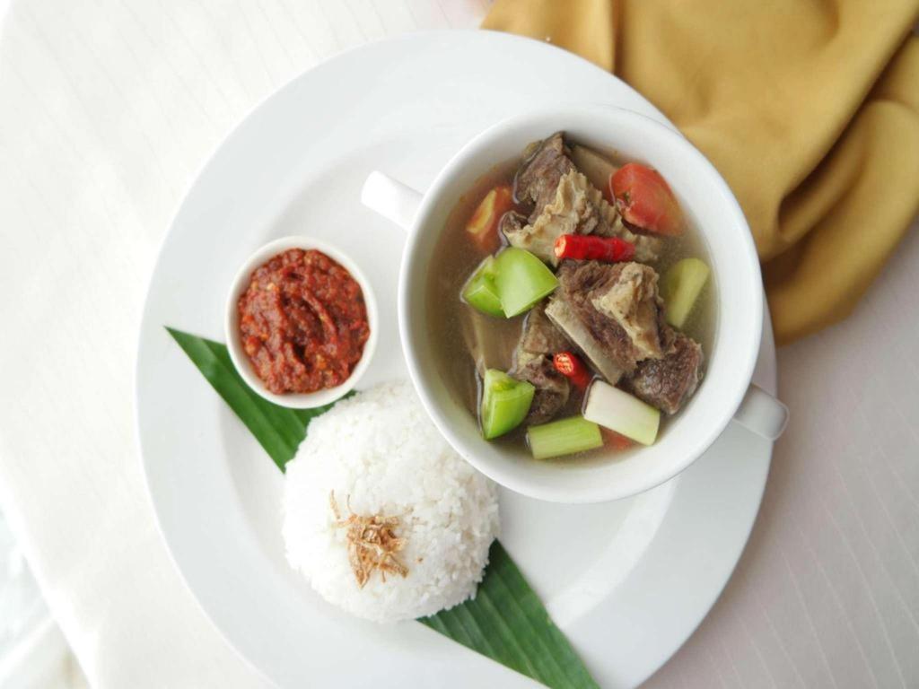 Grand Basko Hotel Padang  Bagian luar foto